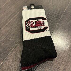 🎉🎉HP🎊🎊 NWT Strideline South Carolina Gamecocks Black and Red Full Knit Socks